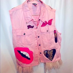 Vest with sequins, rhinestones and ostrich feathers details